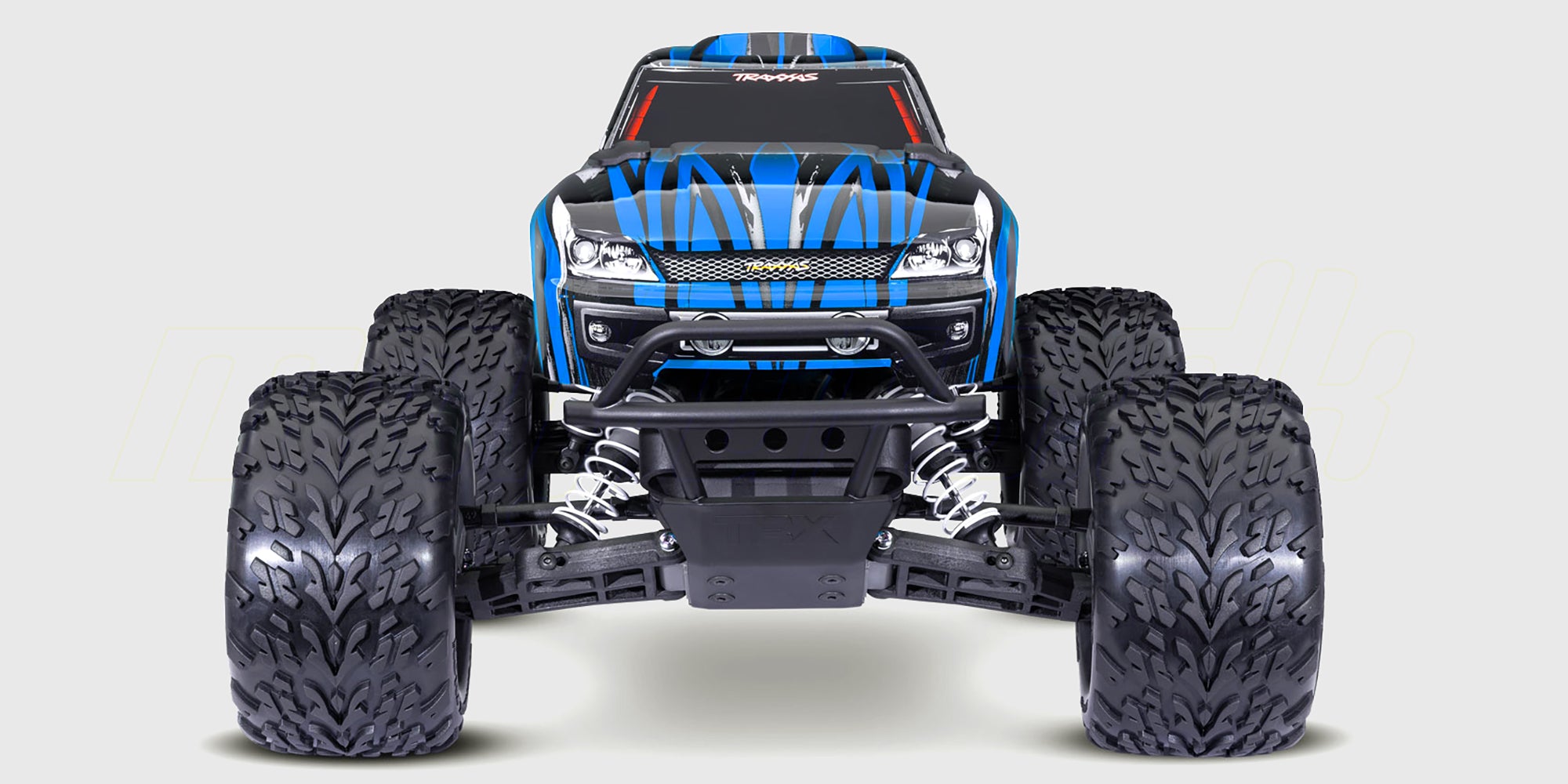 Blå Traxxas Stampede 2WD monster truck med store off-road dæk og robust karosseri.
