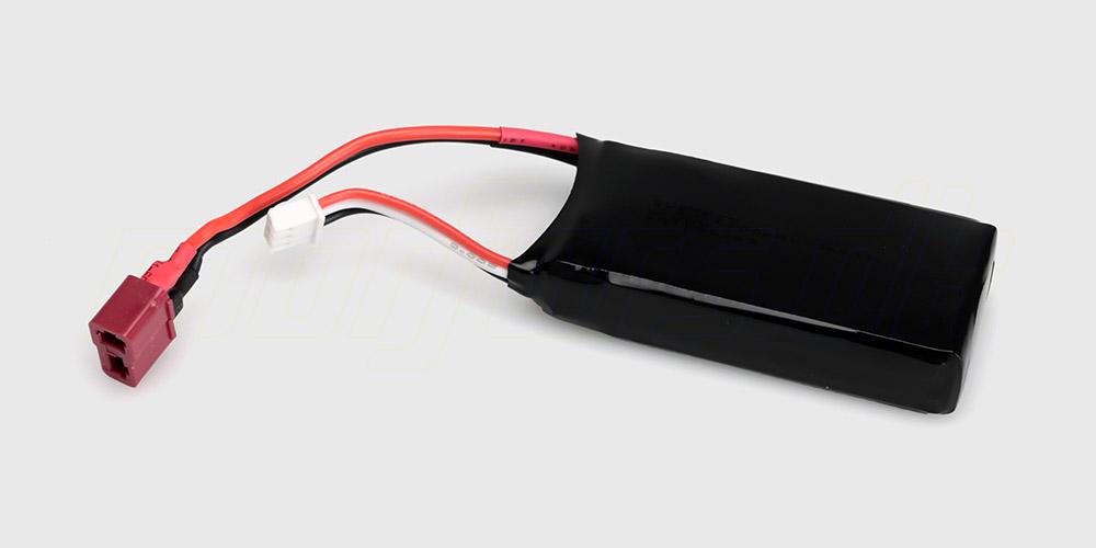Kompakt LiPo batteri på 7,4V og 1500mAh til fjernstyrede biler med hvidt balance- og rødt JST-stik.