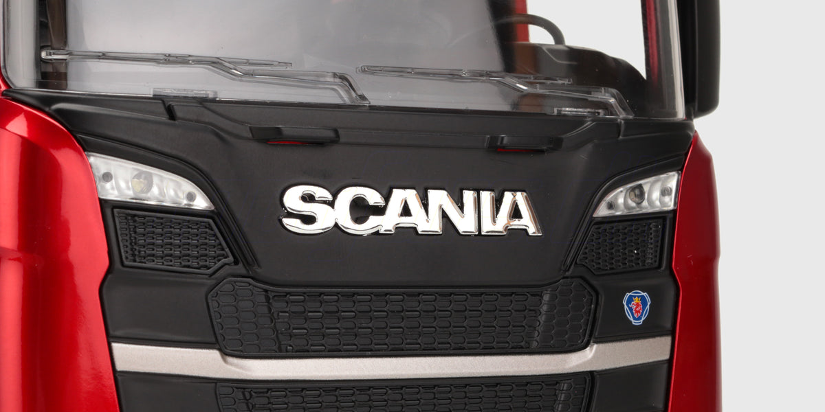 Huina Scania 770S perävaunulla 1:18