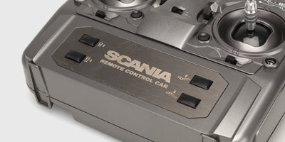 Huina Scania 770S perävaunulla 1:18
