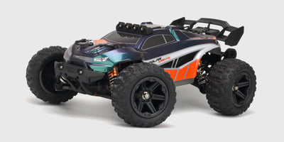 Hurricane XL Brushless fjernstyret racerbil i sort og rød farve set skråt forfra på hvid baggrund.