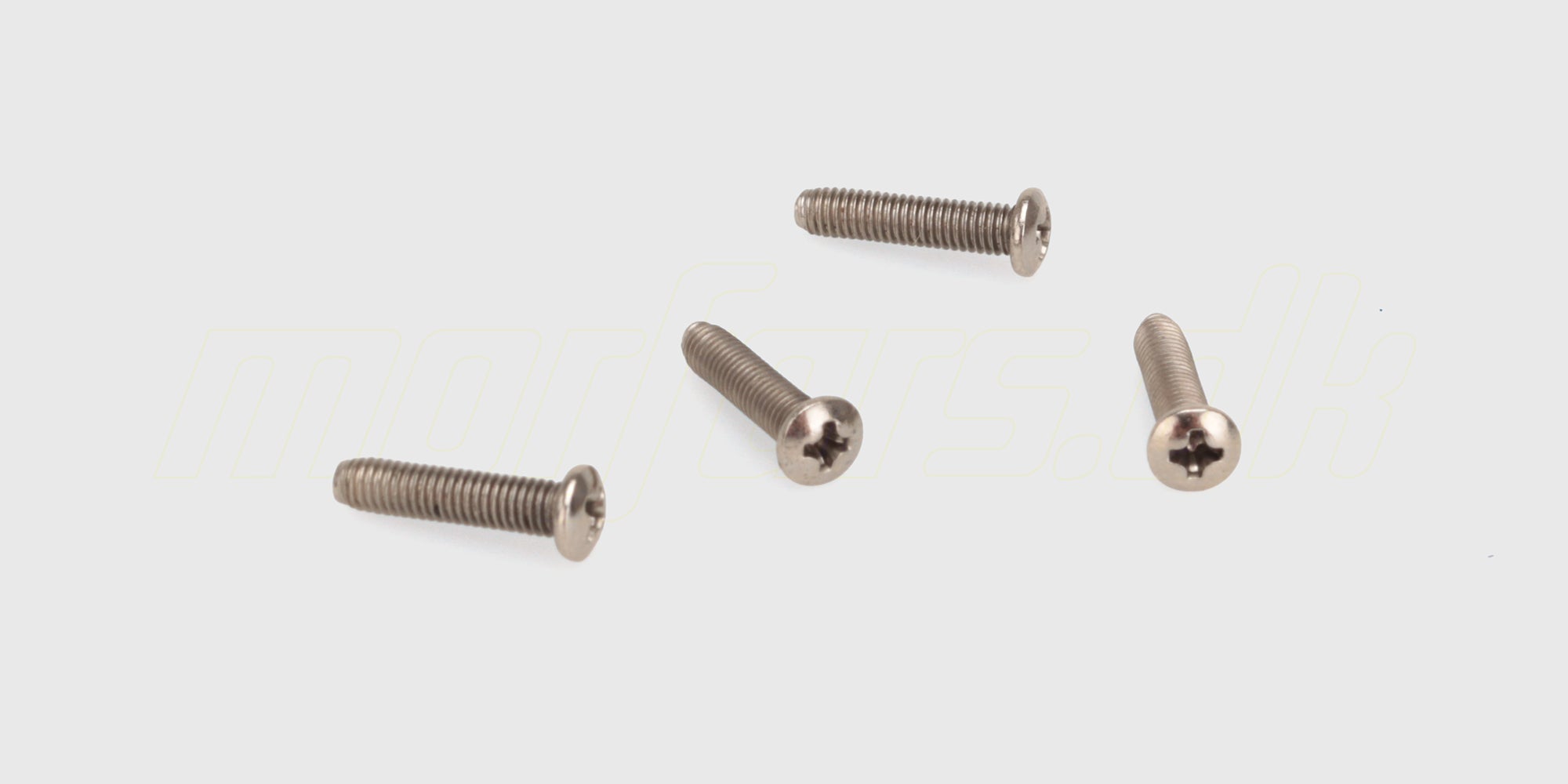 Sæt med fire sølvfarvede Hammer ball screws i metal til styring og ophæng på en fjernstyret bil.