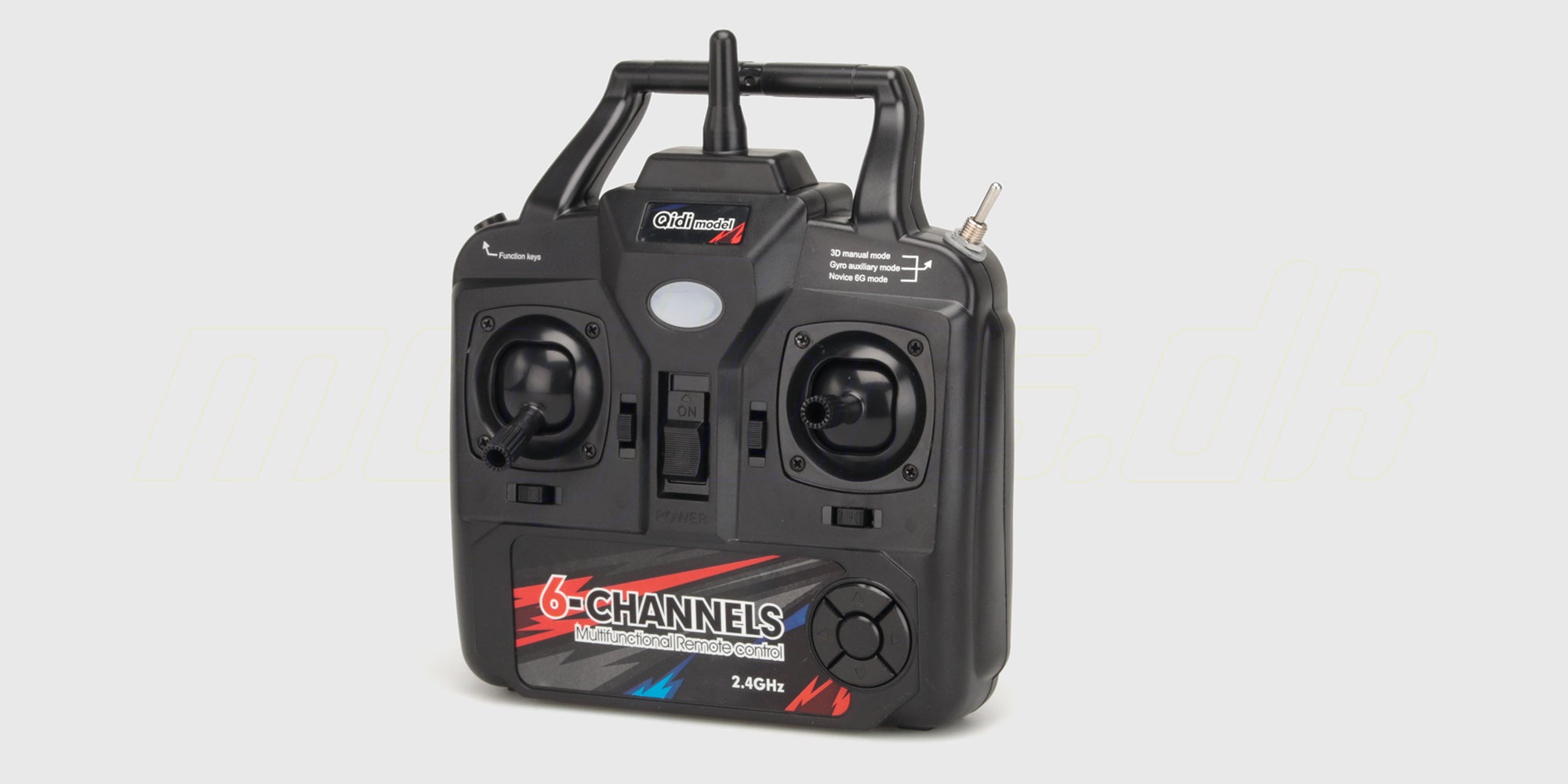 Blå og hvid QIDI-560 Sports Flyer brushless fjernstyret fly i luften mod en klar himmel.
