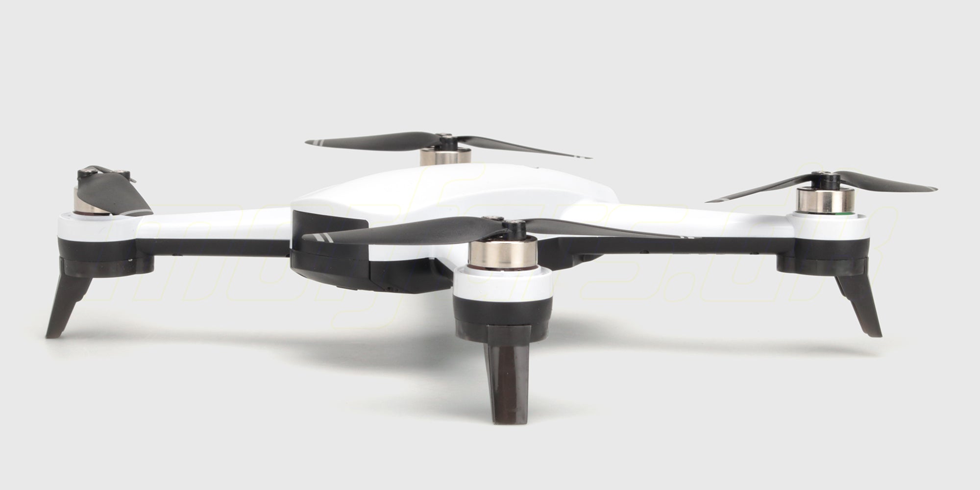 Sort Drone ST16B med kraftige børsteløse motorer og aerodynamisk stel til outdoor flyvning.