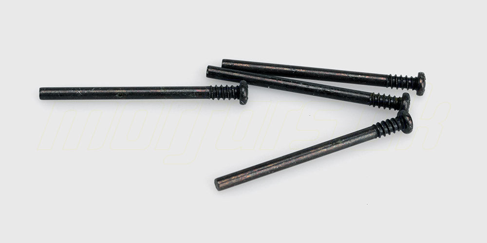 To sæt sølvfarvede suspension pins B i metal til fjernstyret bil liggende på en hvid baggrund.