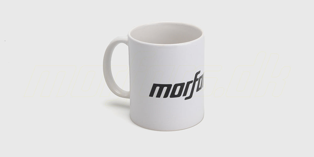 Hvidt Morfars.dk kaffekrus med det klassiske blå logo vist på en hvid baggrund.