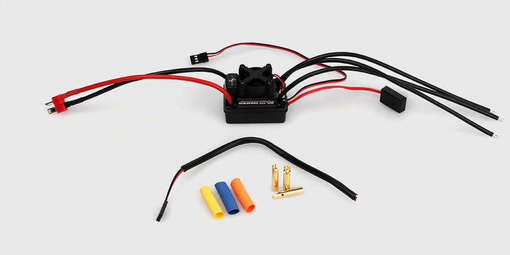 Vandtæt EZRUN WP-80A brushless ESC til fjernstyret bil med integreret køleblæser og sorte ledninger.
